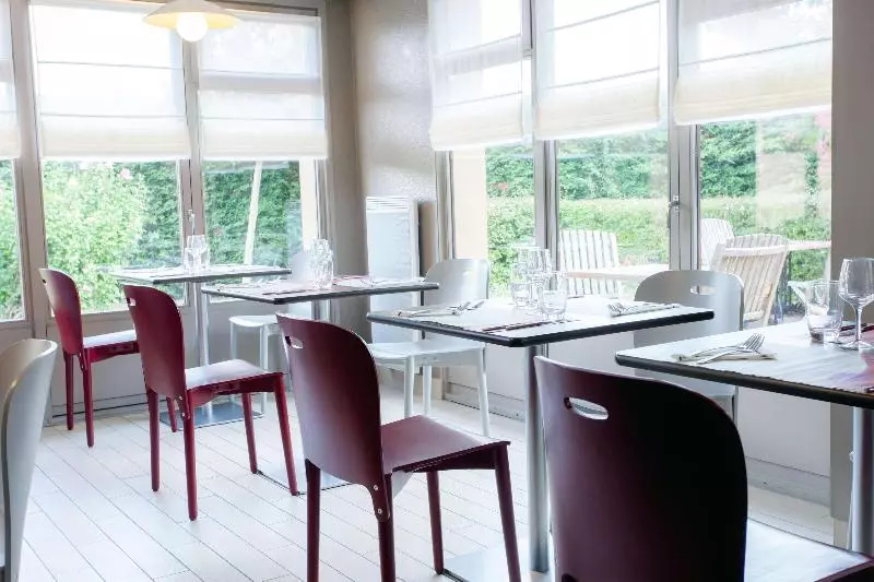 בית מלון כפרי Kyriad Montauban Sud Albasud