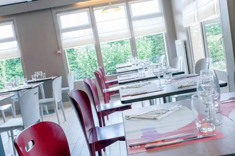 בית מלון כפרי Kyriad Montauban Sud Albasud