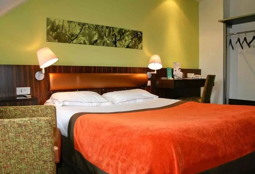 Отель Brit Confort Alencon