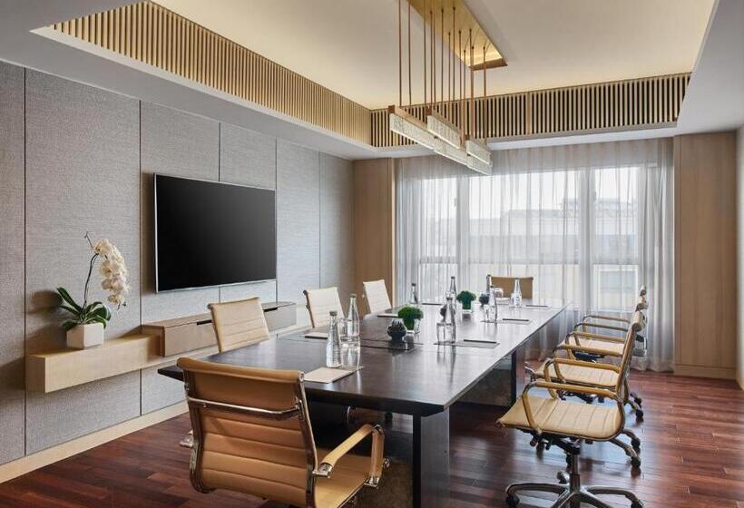 هتل New World Saigon