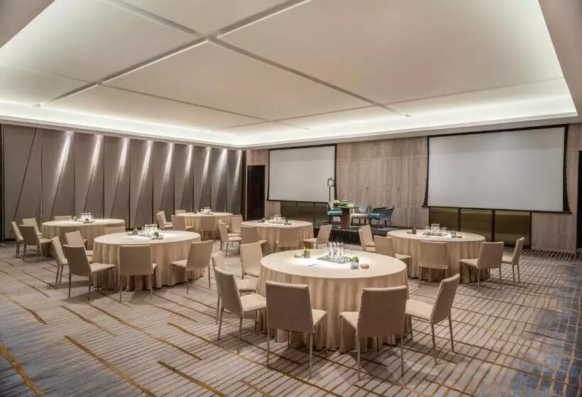 Hotel New World Saigon