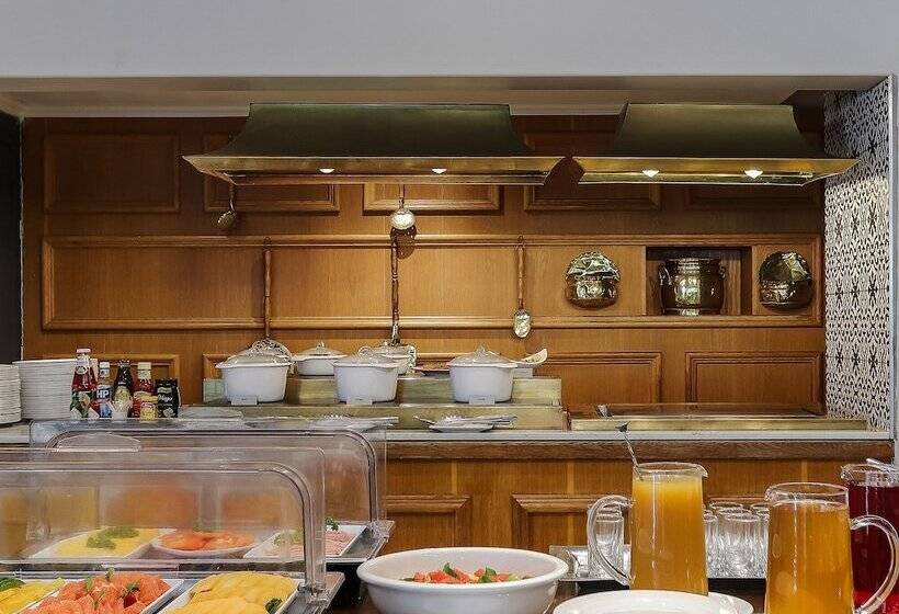 בית מלון כפרי Premier Express Inn George