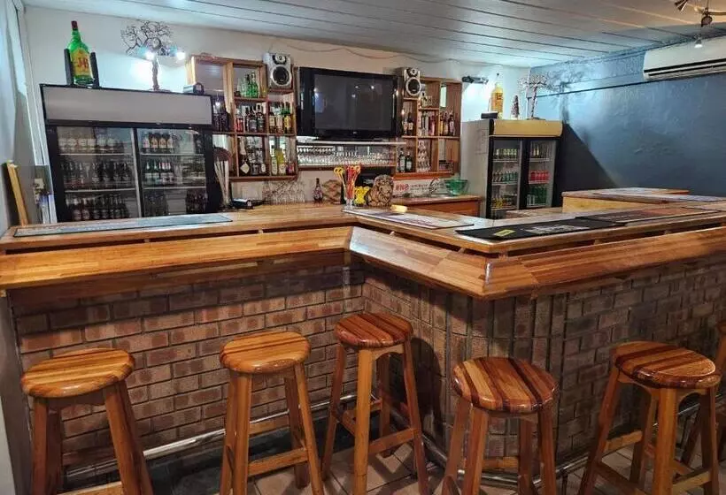 فندق Pietersburg Lodge