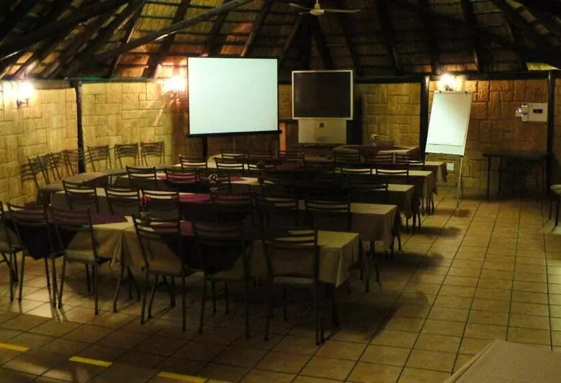 فندق Pietersburg Lodge