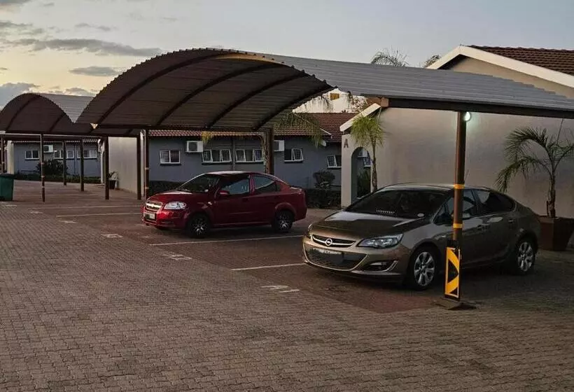 فندق Pietersburg Lodge