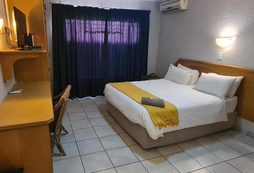 Hotel Pietersburg Lodge