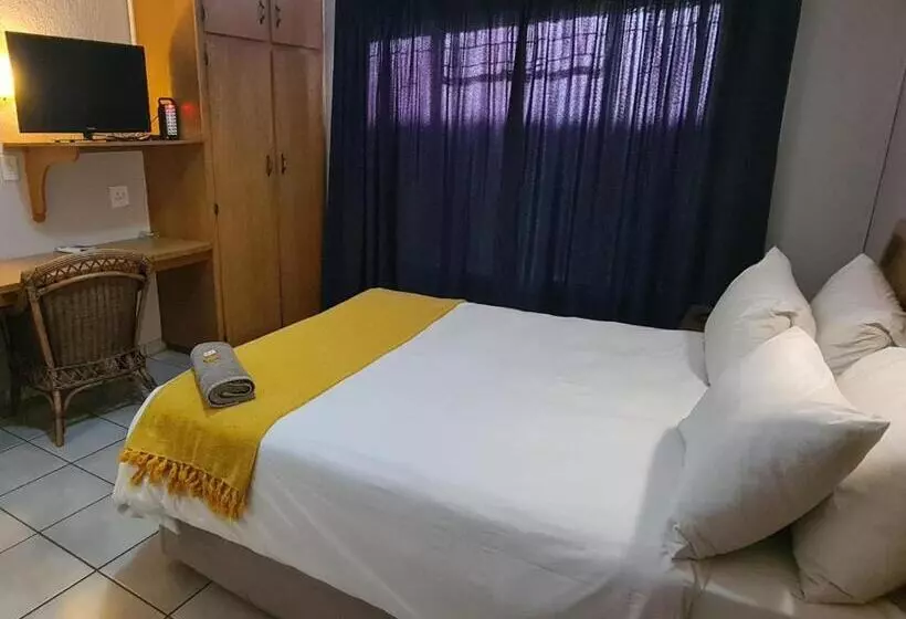 فندق Pietersburg Lodge