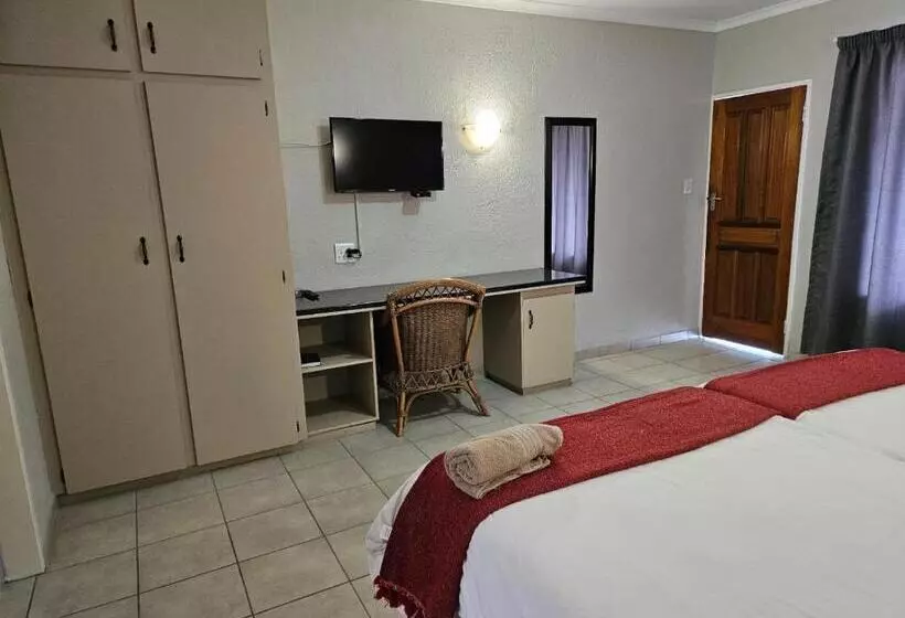 فندق Pietersburg Lodge