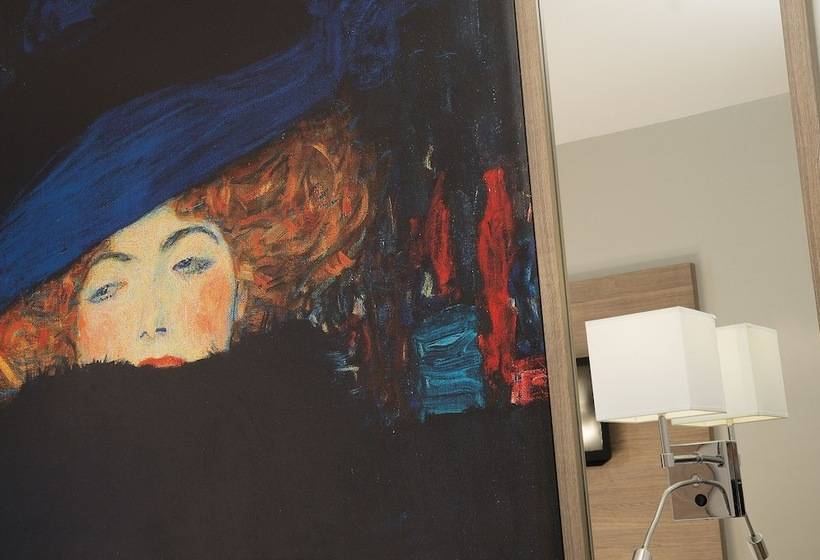 هتل Turenne Le Marais