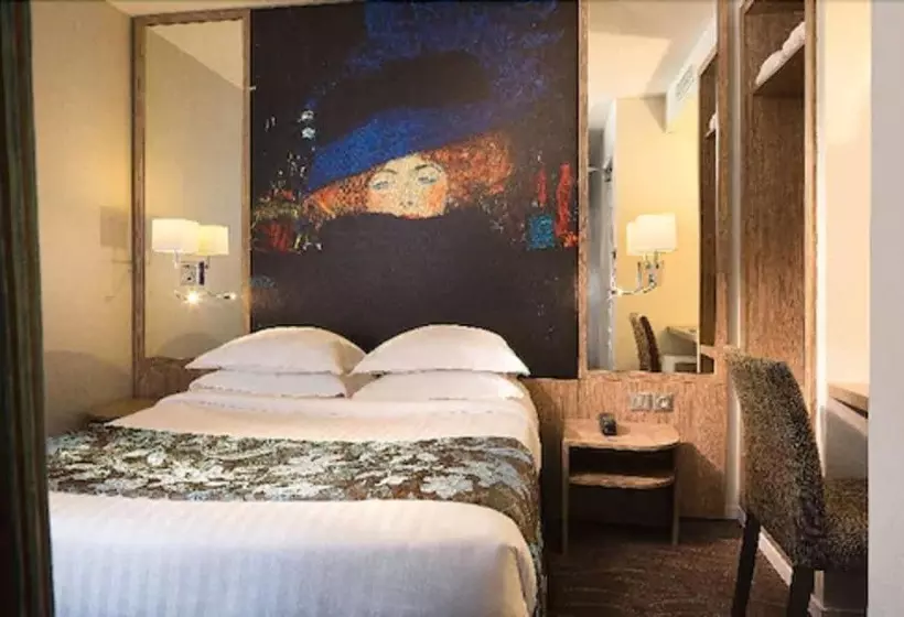 هتل Turenne Le Marais