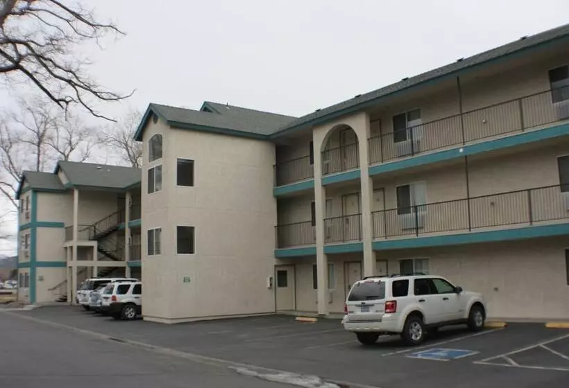 Отель Carson City Plaza