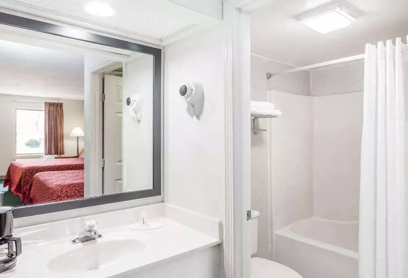 فندق Days Inn By Wyndham Hendersonville