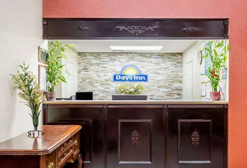 فندق Days Inn By Wyndham Hendersonville