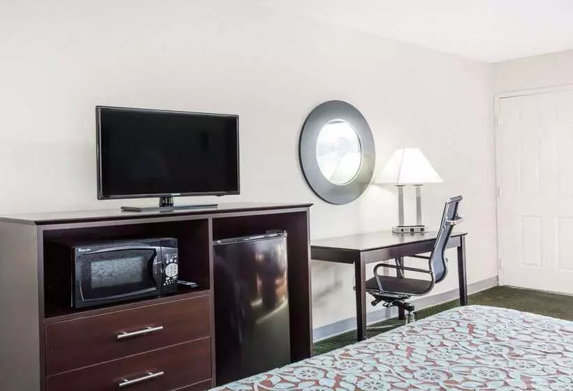 ホテル Days Inn By Wyndham Hendersonville