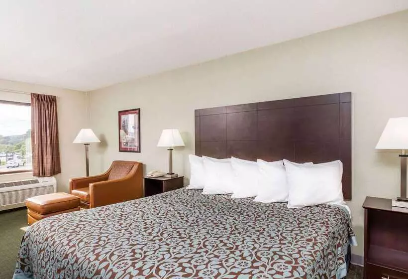 فندق Days Inn By Wyndham Hendersonville