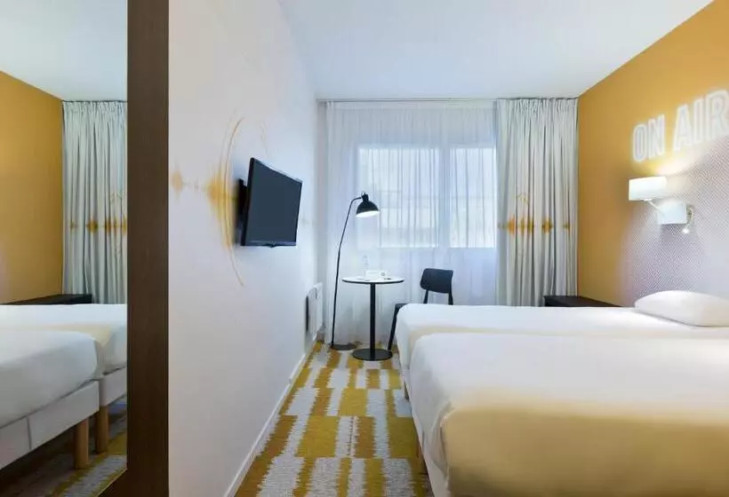 Отель Ibis Styles Massy Opéra