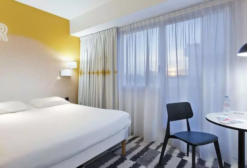 Отель Ibis Styles Massy Opéra