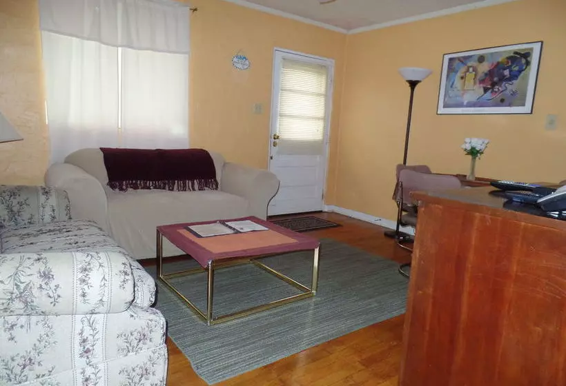 호텔 InnTown Chapel Hill