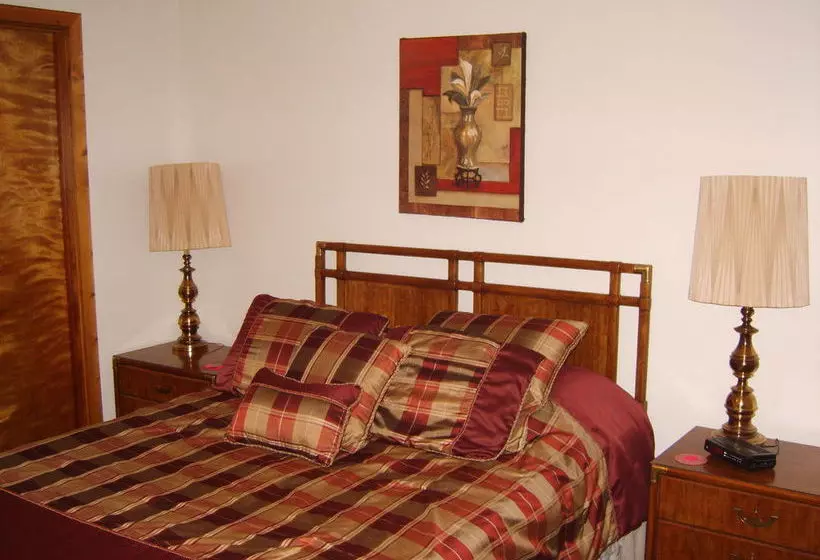 호텔 InnTown Chapel Hill