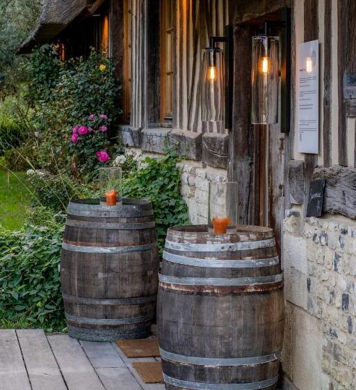 هتل La Chaumière