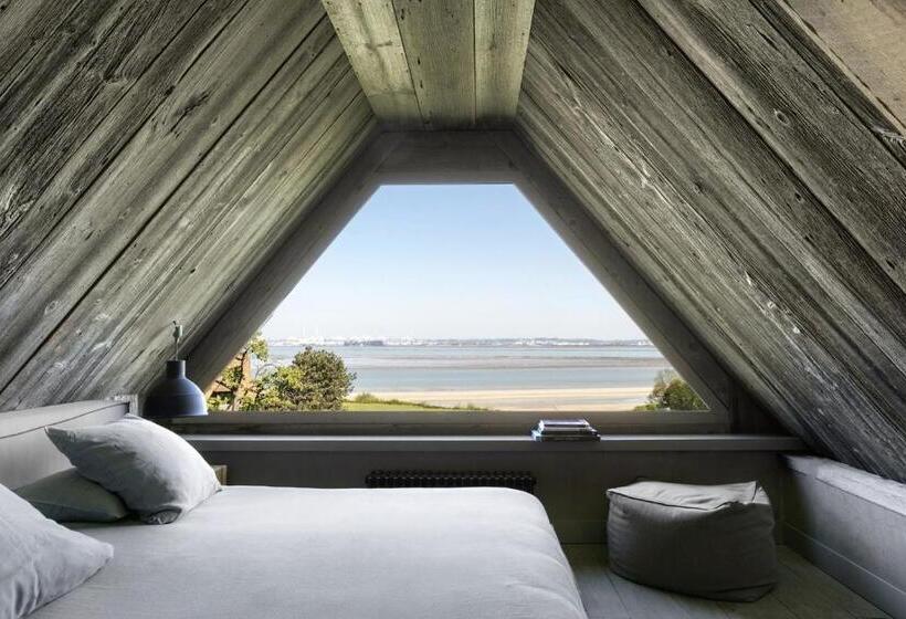 هتل La Chaumière