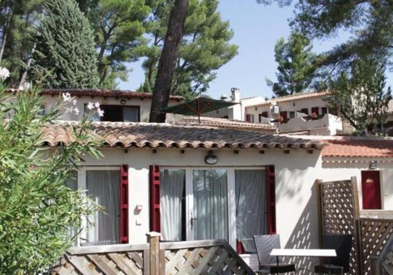 هتل Le Mas Des Ecureuils