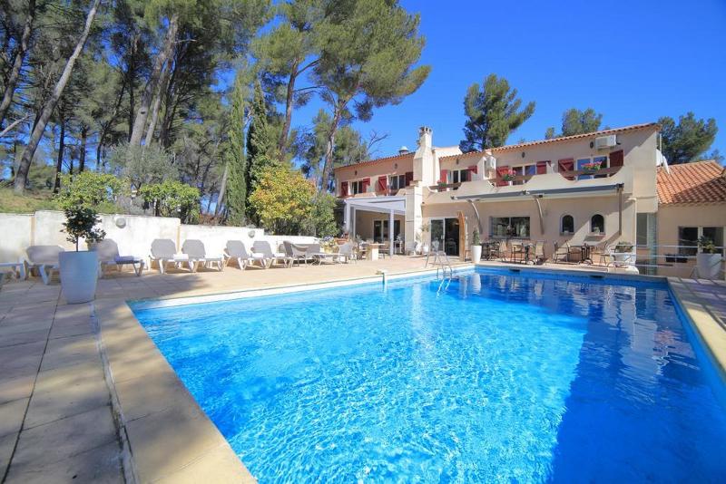 هتل Le Mas Des Ecureuils