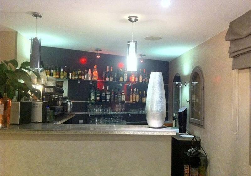 هتل Le Mas Des Ecureuils