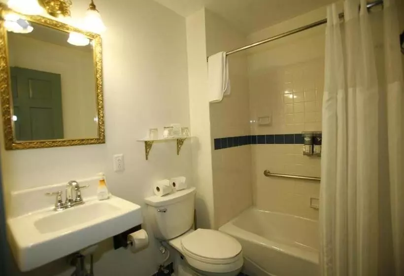 Отель Parsonage Inn Bed And Breakfast