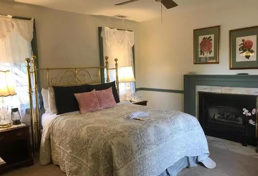 Отель Parsonage Inn Bed And Breakfast