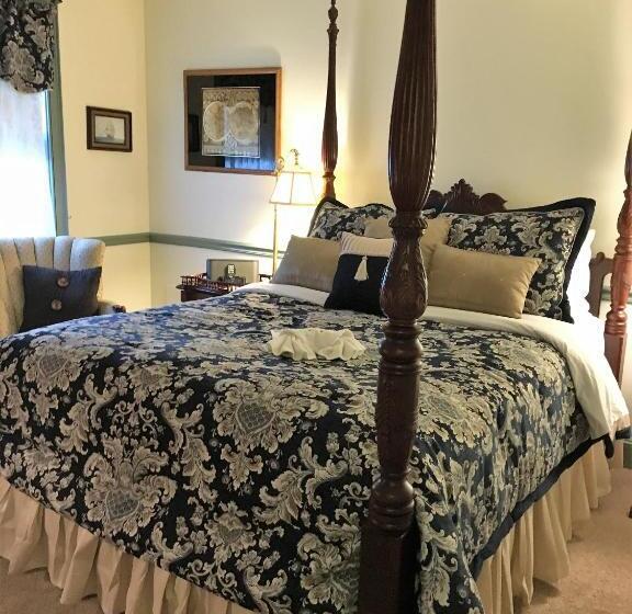 호텔 Parsonage Inn Bed And Breakfast