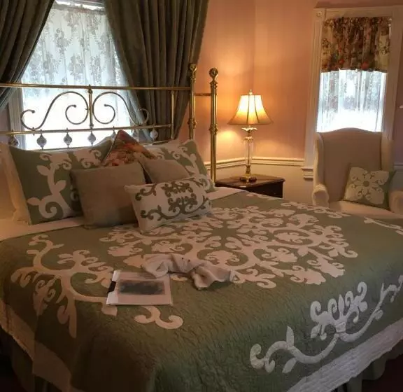 Отель Parsonage Inn Bed And Breakfast