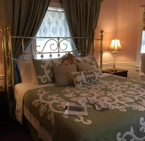 Отель Parsonage Inn Bed And Breakfast