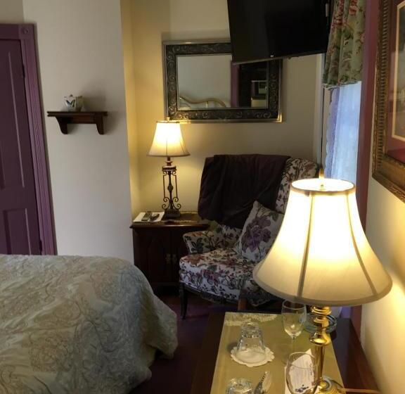 호텔 Parsonage Inn Bed And Breakfast