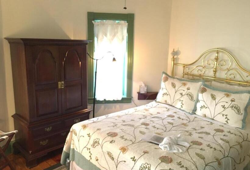 호텔 Parsonage Inn Bed And Breakfast