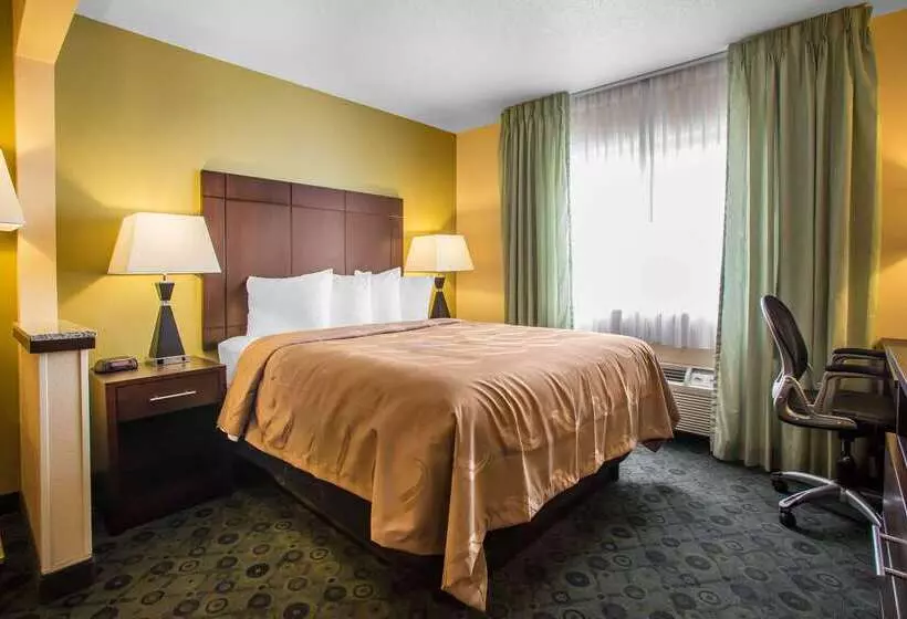 호텔 Quality Inn & Suites Bloomington I 55 And I 74