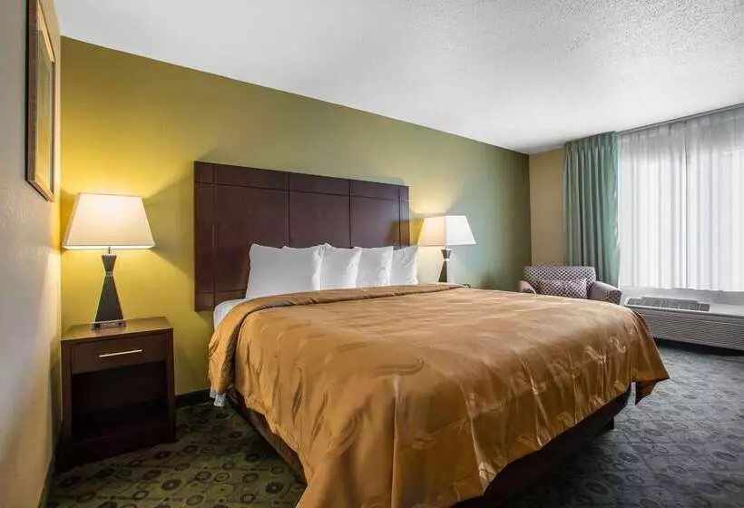 호텔 Quality Inn & Suites Bloomington I 55 And I 74