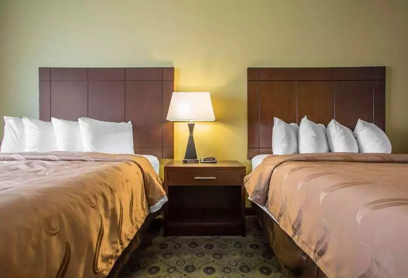 호텔 Quality Inn & Suites Bloomington I 55 And I 74