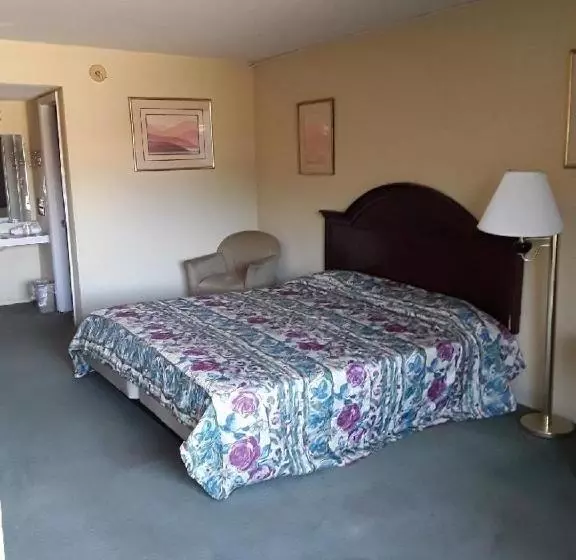 בית מלון כפרי Regency Inn Fayetteville/fort Bragg