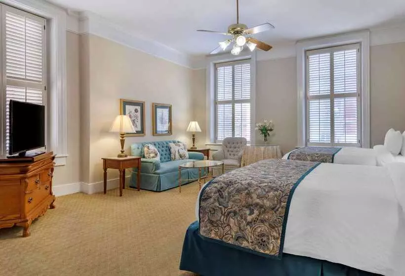 Windsor Hotel, Ascend Hotel Collection