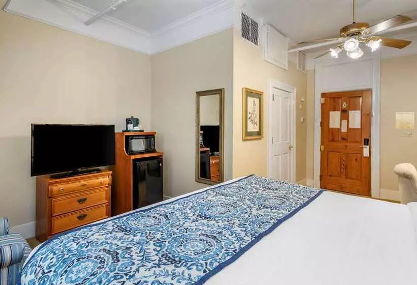 Windsor Hotel, Ascend Hotel Collection