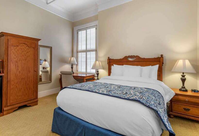 Windsor Hotel, Ascend Hotel Collection