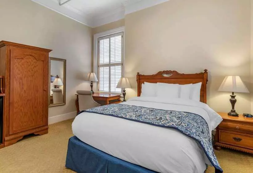 Windsor Hotel, Ascend Hotel Collection