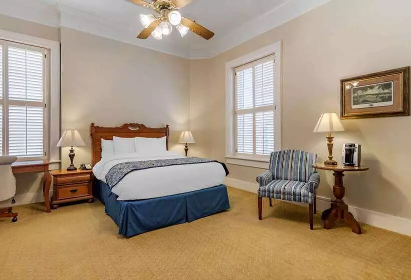 Windsor Hotel, Ascend Hotel Collection