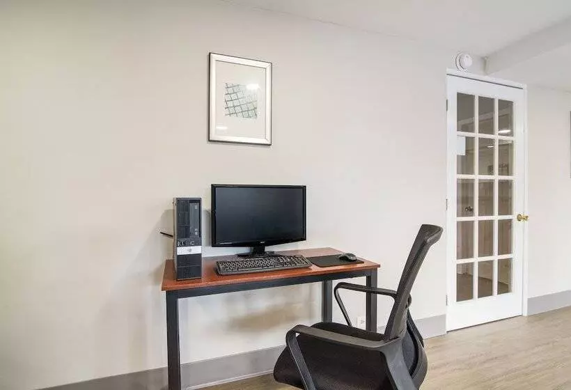 모텔 The Townhouse Inn