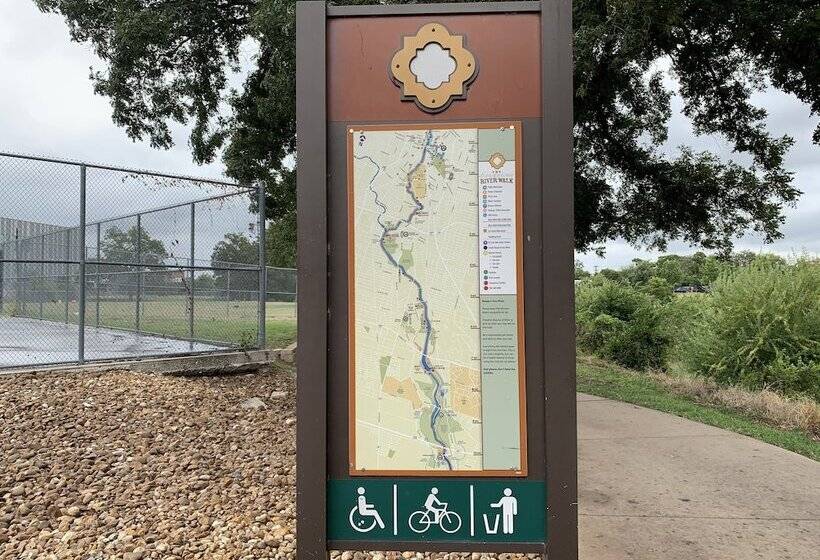 Brackenridge House Bed & Breakfast