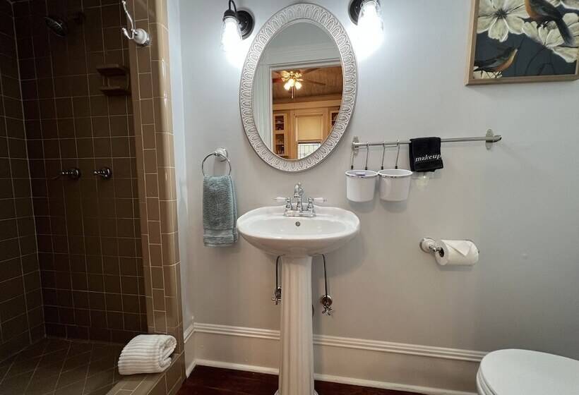 Brackenridge House Bed & Breakfast