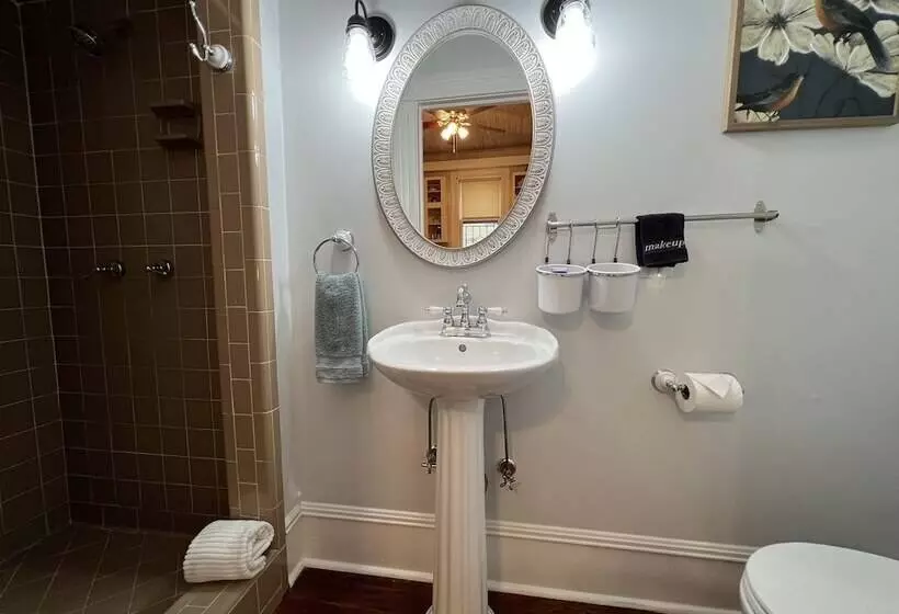 Brackenridge House Bed & Breakfast