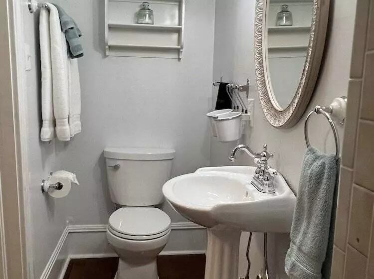 Brackenridge House Bed & Breakfast