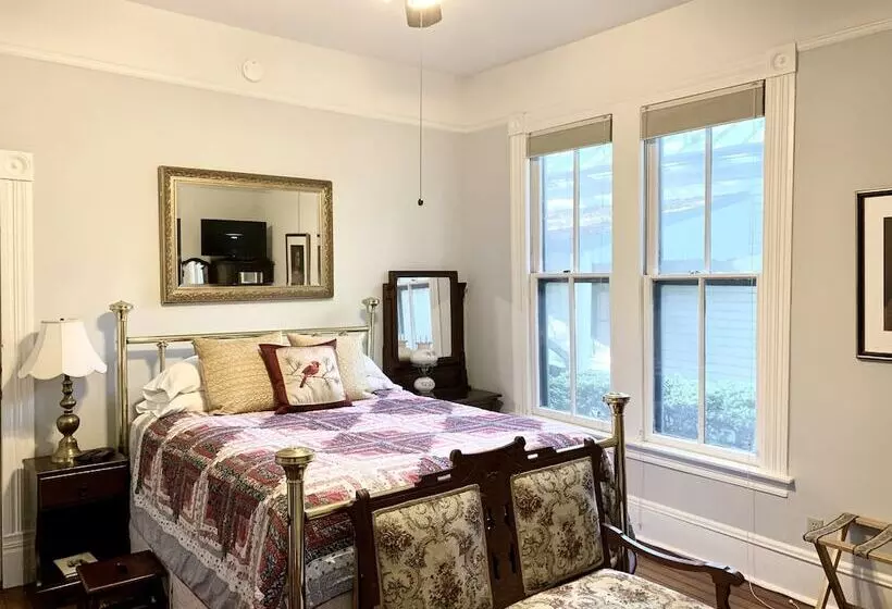 Brackenridge House Bed & Breakfast
